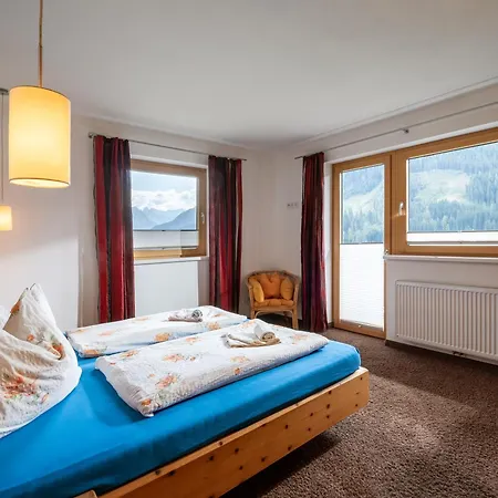 Ahornegg Apartman Tux