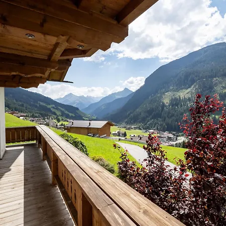 Ahornegg Apartman Tux