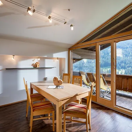 アパート Ahornegg トゥクス